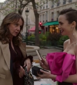 Emily_in_Paris_S02E03_WEBRip_x264-ION10_2053.jpg