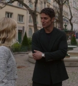 Emily_in_Paris_S02E03_WEBRip_x264-ION10_2071.jpg