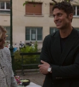 Emily_in_Paris_S02E03_WEBRip_x264-ION10_2088.jpg