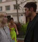 Emily_in_Paris_S02E03_WEBRip_x264-ION10_2107.jpg