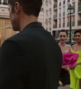 Emily_in_Paris_S02E03_WEBRip_x264-ION10_2128.jpg
