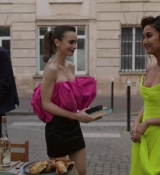 Emily_in_Paris_S02E03_WEBRip_x264-ION10_2157.jpg