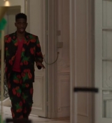 Emily_in_Paris_S02E03_WEBRip_x264-ION10_2162.jpg