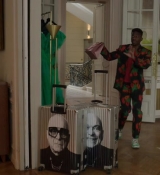 Emily_in_Paris_S02E03_WEBRip_x264-ION10_2167.jpg
