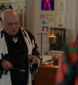 Emily_in_Paris_S02E03_WEBRip_x264-ION10_2190.jpg