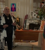 Emily_in_Paris_S02E03_WEBRip_x264-ION10_2209.jpg