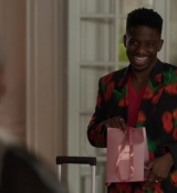 Emily_in_Paris_S02E03_WEBRip_x264-ION10_2217.jpg