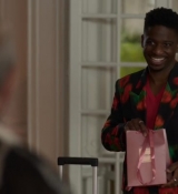 Emily_in_Paris_S02E03_WEBRip_x264-ION10_2220.jpg