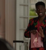 Emily_in_Paris_S02E03_WEBRip_x264-ION10_2224.jpg
