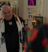 Emily_in_Paris_S02E03_WEBRip_x264-ION10_2242.jpg