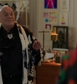Emily_in_Paris_S02E03_WEBRip_x264-ION10_2249.jpg