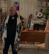 Emily_in_Paris_S02E03_WEBRip_x264-ION10_2257.jpg