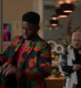 Emily_in_Paris_S02E03_WEBRip_x264-ION10_2270.jpg