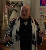 Emily_in_Paris_S02E03_WEBRip_x264-ION10_2272.jpg