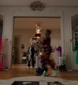 Emily_in_Paris_S02E03_WEBRip_x264-ION10_2277.jpg