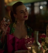 Emily_in_Paris_S02E03_WEBRip_x264-ION10_2317.jpg