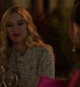 Emily_in_Paris_S02E03_WEBRip_x264-ION10_2343.jpg