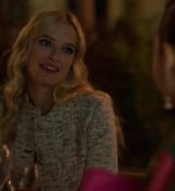 Emily_in_Paris_S02E03_WEBRip_x264-ION10_2344.jpg