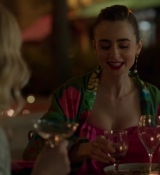 Emily_in_Paris_S02E03_WEBRip_x264-ION10_2349.jpg