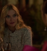 Emily_in_Paris_S02E03_WEBRip_x264-ION10_2355.jpg