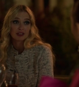 Emily_in_Paris_S02E03_WEBRip_x264-ION10_2363.jpg