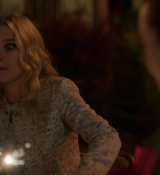 Emily_in_Paris_S02E03_WEBRip_x264-ION10_2413.jpg