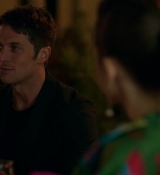 Emily_in_Paris_S02E03_WEBRip_x264-ION10_2503.jpg