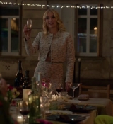 Emily_in_Paris_S02E03_WEBRip_x264-ION10_2616.jpg