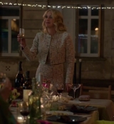 Emily_in_Paris_S02E03_WEBRip_x264-ION10_2619.jpg