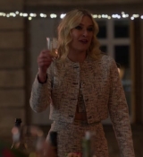 Emily_in_Paris_S02E03_WEBRip_x264-ION10_2633.jpg