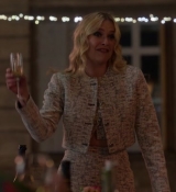 Emily_in_Paris_S02E03_WEBRip_x264-ION10_2635.jpg