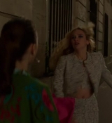 Emily_in_Paris_S02E03_WEBRip_x264-ION10_2684.jpg