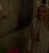 Emily_in_Paris_S02E03_WEBRip_x264-ION10_2700.jpg