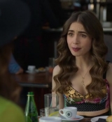 Emily_in_Paris_S02E04_WEBRip_x264-ION10_0045.jpg