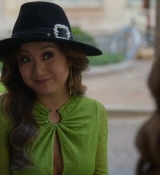 Emily_in_Paris_S02E04_WEBRip_x264-ION10_0082.jpg