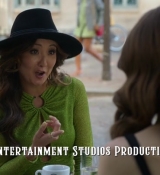 Emily_in_Paris_S02E04_WEBRip_x264-ION10_0098.jpg