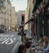 Emily_in_Paris_S02E04_WEBRip_x264-ION10_0103.jpg