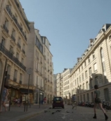 Emily_in_Paris_S02E04_WEBRip_x264-ION10_0112.jpg