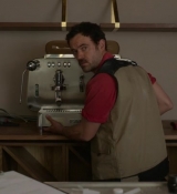 Emily_in_Paris_S02E04_WEBRip_x264-ION10_0121.jpg