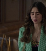 Emily_in_Paris_S02E04_WEBRip_x264-ION10_0154.jpg
