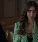 Emily_in_Paris_S02E04_WEBRip_x264-ION10_0156.jpg
