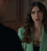 Emily_in_Paris_S02E04_WEBRip_x264-ION10_0165.jpg