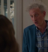 Emily_in_Paris_S02E04_WEBRip_x264-ION10_0216.jpg