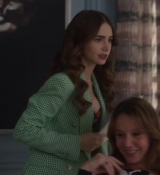 Emily_in_Paris_S02E04_WEBRip_x264-ION10_0274.jpg