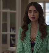 Emily_in_Paris_S02E04_WEBRip_x264-ION10_0301.jpg