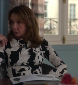 Emily_in_Paris_S02E04_WEBRip_x264-ION10_0306.jpg