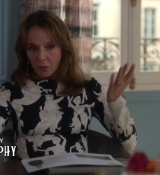 Emily_in_Paris_S02E04_WEBRip_x264-ION10_0308.jpg