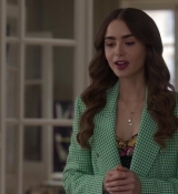 Emily_in_Paris_S02E04_WEBRip_x264-ION10_0327.jpg