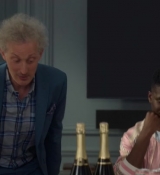 Emily_in_Paris_S02E04_WEBRip_x264-ION10_0340.jpg