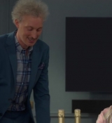 Emily_in_Paris_S02E04_WEBRip_x264-ION10_0342.jpg